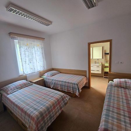 Guest House Kocanija Ilirska Bistrica Exterior foto
