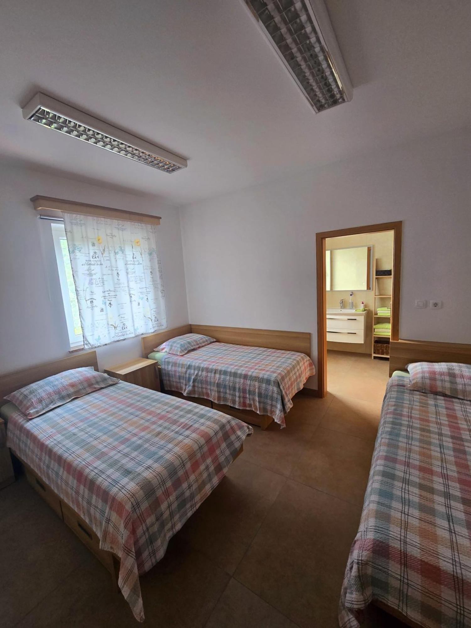 Guest House Kocanija Ilirska Bistrica Exterior foto